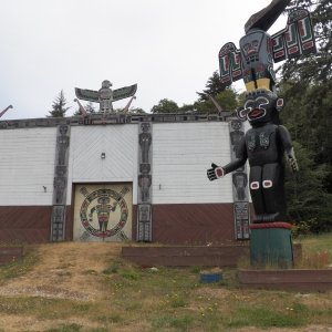 We had a tour of the longhouse by one of the watchmen (actually a watchwoman).  The totem is a memorial to her sister.