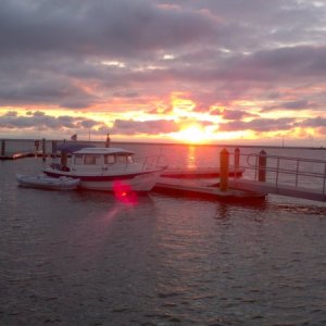 Media 'another sunrise i wish for many more' in album 'my calendar shot!'