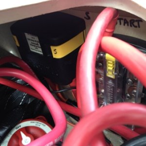 ACR and Start Battery Dual Busbar - to minimize the amount of wires connected to the battery terminals