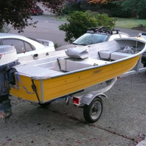 Boat #10 (2008-2009): 1989 Duroboat 14' My 10th boat was the same as my 3rd boat, back to a 14' Duroboat!  Seen here as-purchased with an old Evinrude 25 which I never actually ran.