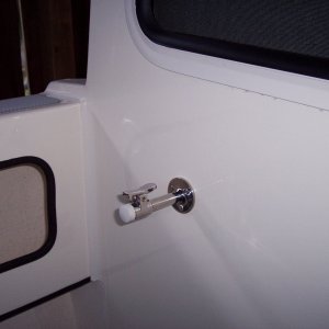 New style door latch