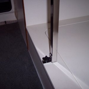 Table leg latch