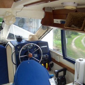 helm, overhead storage