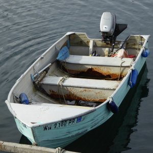 This skiff has been here for years. Always makes me wonder about the long term viability of aluminum in saltwater. The seats have nearly disintegrated.