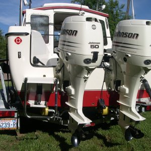 (DaveS) More view of swim step on 22' Twin Engine set up.