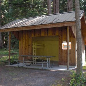 Overnight shelter with 4 bunk beds.