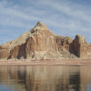 Castle rock Wahweap Bay