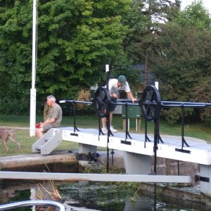 Lockmaster manually opening flood gate