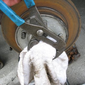 Use a cloth to reduce gouging of aluminum.