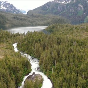 AK033