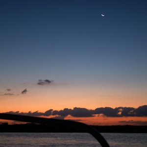 Sunrise/moonset at anchor...