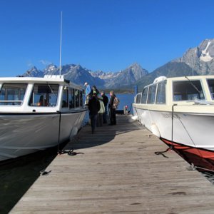 Cruise boats on Elk Island