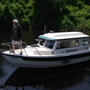 SKIMMER's crew on the ready.
