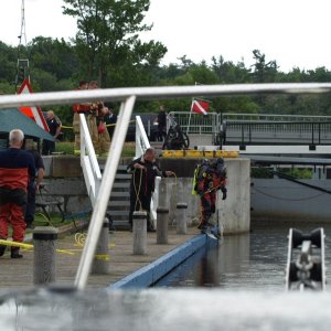 diver going in