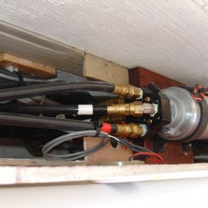 Autopilot pump mounting