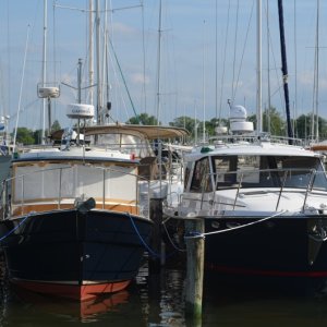 28 Cutwater next to a 27ft Ranger Tug