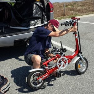 Media 'Has 3 speeds for pedaling.. goes 12mph using throttle' in album 'Comes in a carrying bag...weighs 32lbs'