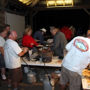 Media 'Saturday serving dinner' in album 'CDGathering 09 095'