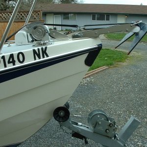 (B~C) powerwinch450, anchor by Beefy and extra roller mounted on a piece of that white cutting board material