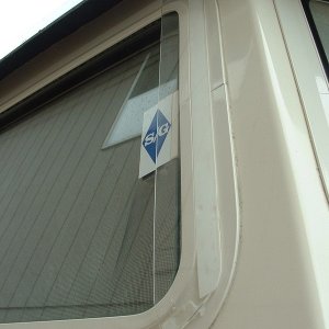 Media '(B~C) Cheap, easy solution to the spray in the window problem' in album '(B~C) powerwinch450, anchor by Beefy and extra roller mounted on a piece of that white cutting board material'