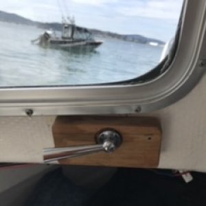 Manual port wiper lever(starboard wiper powered)
