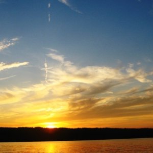 Media 'Beautiful sunset with cross on Cayuga' in album 'Goose Watch Winery dock'