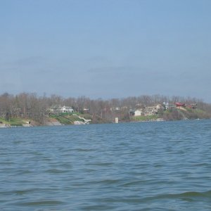 Homes on Kentucky Lake shoreline