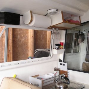 Overhead cabinet