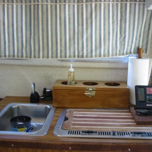 New organizer for galley
