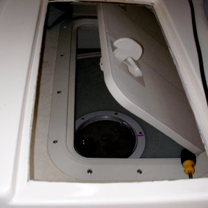 Water tank inspection window