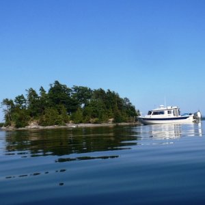 33.) anchored at Cole Bay