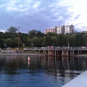48.) Waterfront Park crowd starting to gather for sunset.