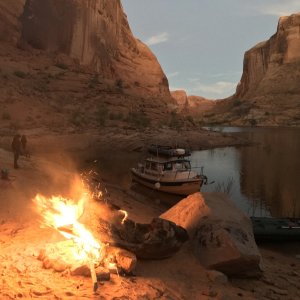 Media 'campfire in Forgotton Canyon' in album 'Camped just under the front of the pinnacle.  The pinnacle is the front  of the Island  where Explorer Canyon joins the Escalante.'