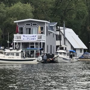 065DougsBoatHouse