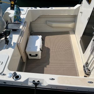Media 'Cockpit draining mat' in album 'AIS Install'