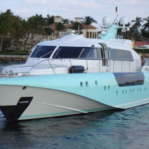 Media 'Retro/Art Deco/Buck Rogers boat' in album 'On I-10 between Phoenix and Tucson'