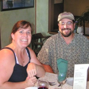 (Pat Anderson) Susan and Tom (Susan E) at Floathouse Restaurant Gorge Harbour 9-10-05