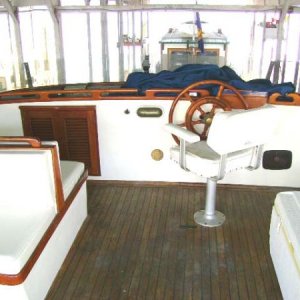 Flybridge helm station.