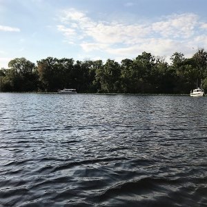 Anchoring behind Seven Sisters Islands near Palatka