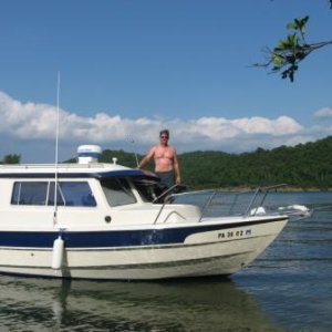 Media 'Tarzan on a boat' in album '1st night anchored in a cove.'