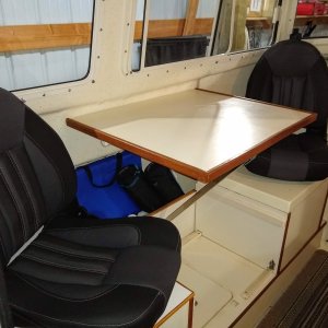 Dinette mode. Both dinette seats swivel