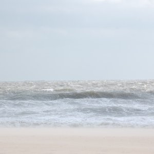 Ocean behind NC Aquarium