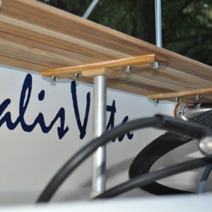 Shelf on with  support bar installed