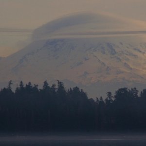 Media 'Lake Washington - Rainier Lenticular' in album 'Lake Washington - heading to anchor'