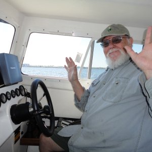 Media 'Auto Pilot' in album 'Carpy at Sanford Boat Works'