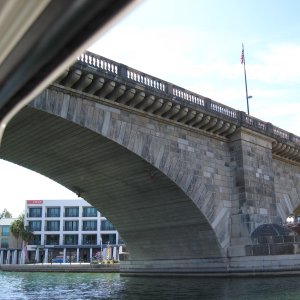 Media 'going under London Bridge in Lake Havasu' in album 'At Lake Mead met some folks on the dock doing a macgregor weekend, they invited me to join them as they liked the boat so much.  Nice folks turned out they like me too!'