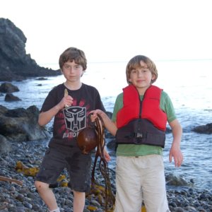Note the shell knife -- can you tell that Crusoe is their favorite show...