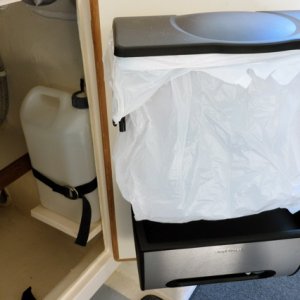 Media 'Simple Human product to recycle grocery bags' in album 'Roll O Teak'