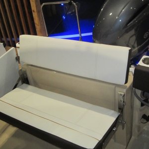 Transom seat