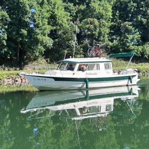 Passing Kittiwake on the Erie Canal